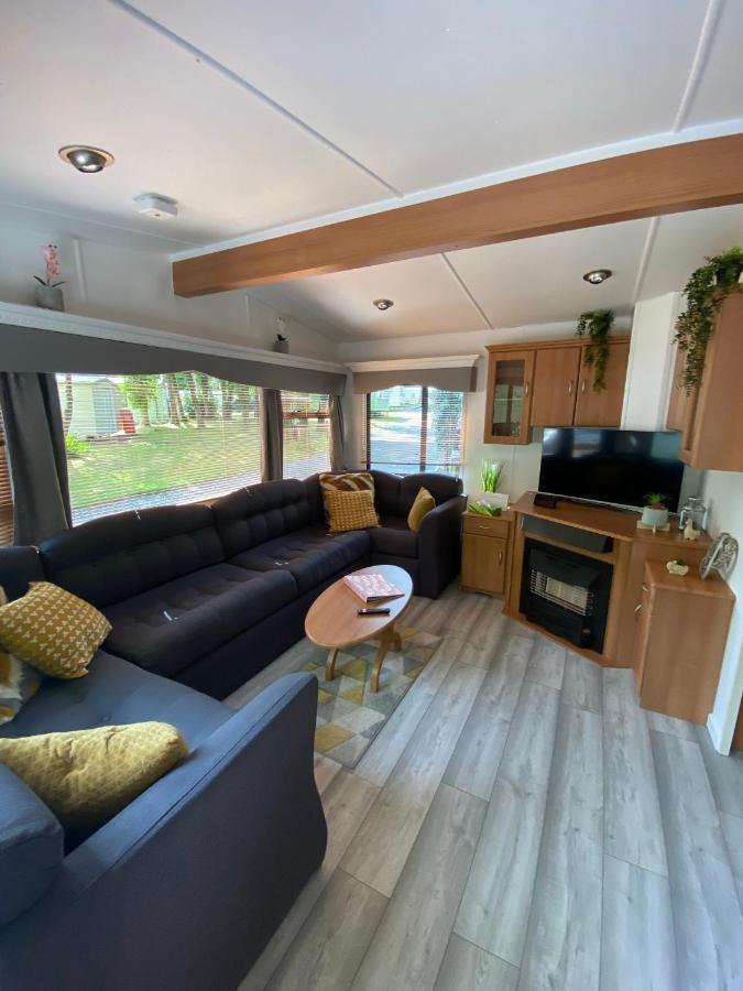 Unique Caravan with Outdoor Space Ballantrae Buitenkant foto