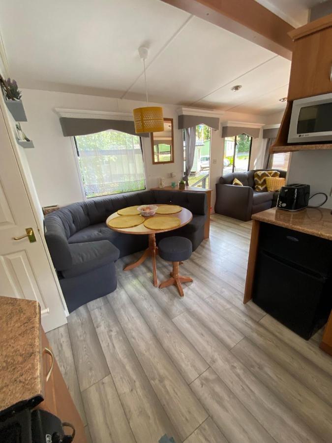 Unique Caravan with Outdoor Space Ballantrae Buitenkant foto