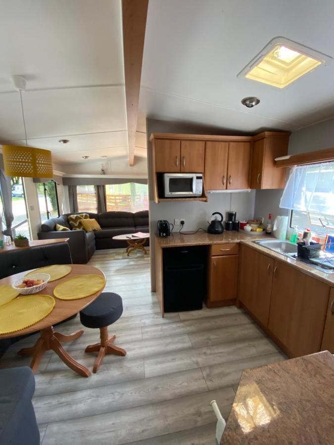 Unique Caravan with Outdoor Space Ballantrae Buitenkant foto
