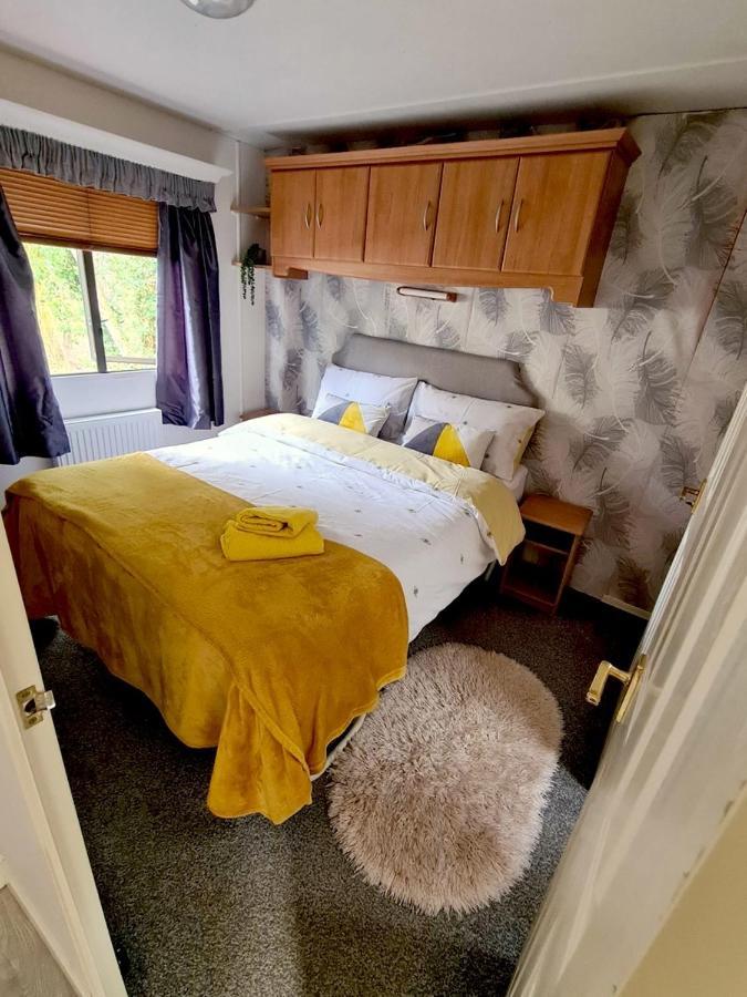 Unique Caravan with Outdoor Space Ballantrae Buitenkant foto