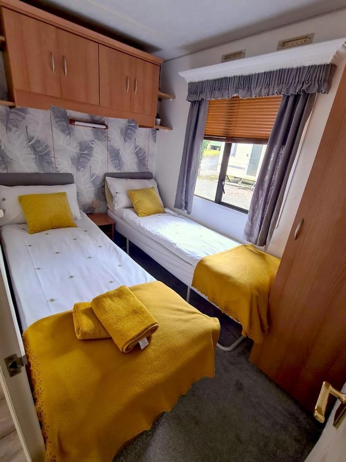 Unique Caravan with Outdoor Space Ballantrae Buitenkant foto