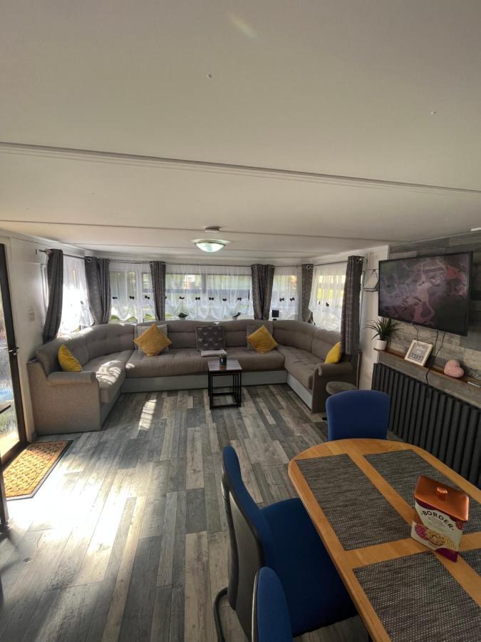 Unique Caravan with Outdoor Space Ballantrae Buitenkant foto