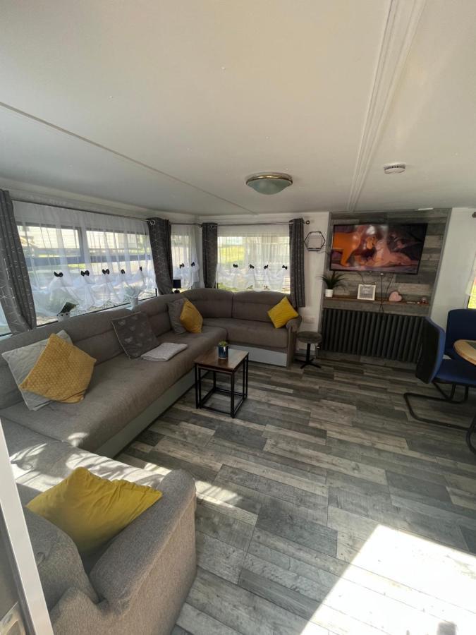 Unique Caravan with Outdoor Space Ballantrae Buitenkant foto